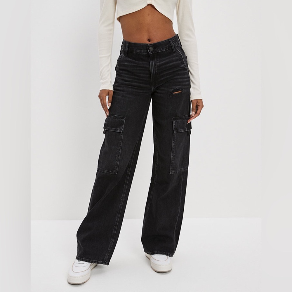 AE 🦅 Dreamy Drape Super High Waist Cargo Jeans in Bold Black